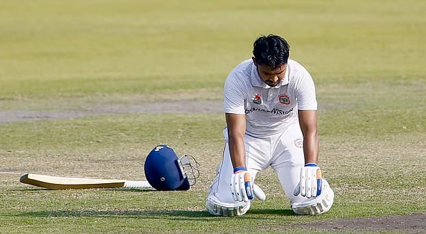 দুই সেঞ্চুরিতে ঢাকার দিন