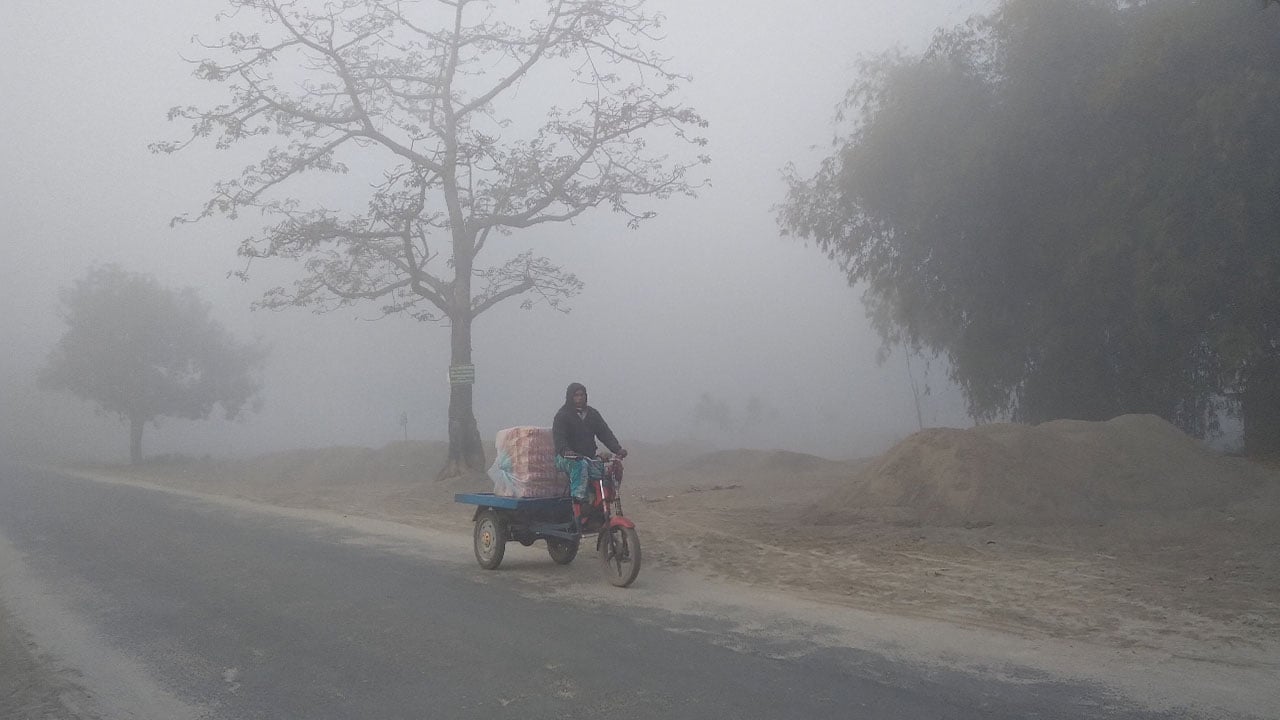 তেঁতুলিয়ায় তাপমাত্রা ৮ ডিগ্রি, আকাশ ঘন কুয়াশায় ঢাকা