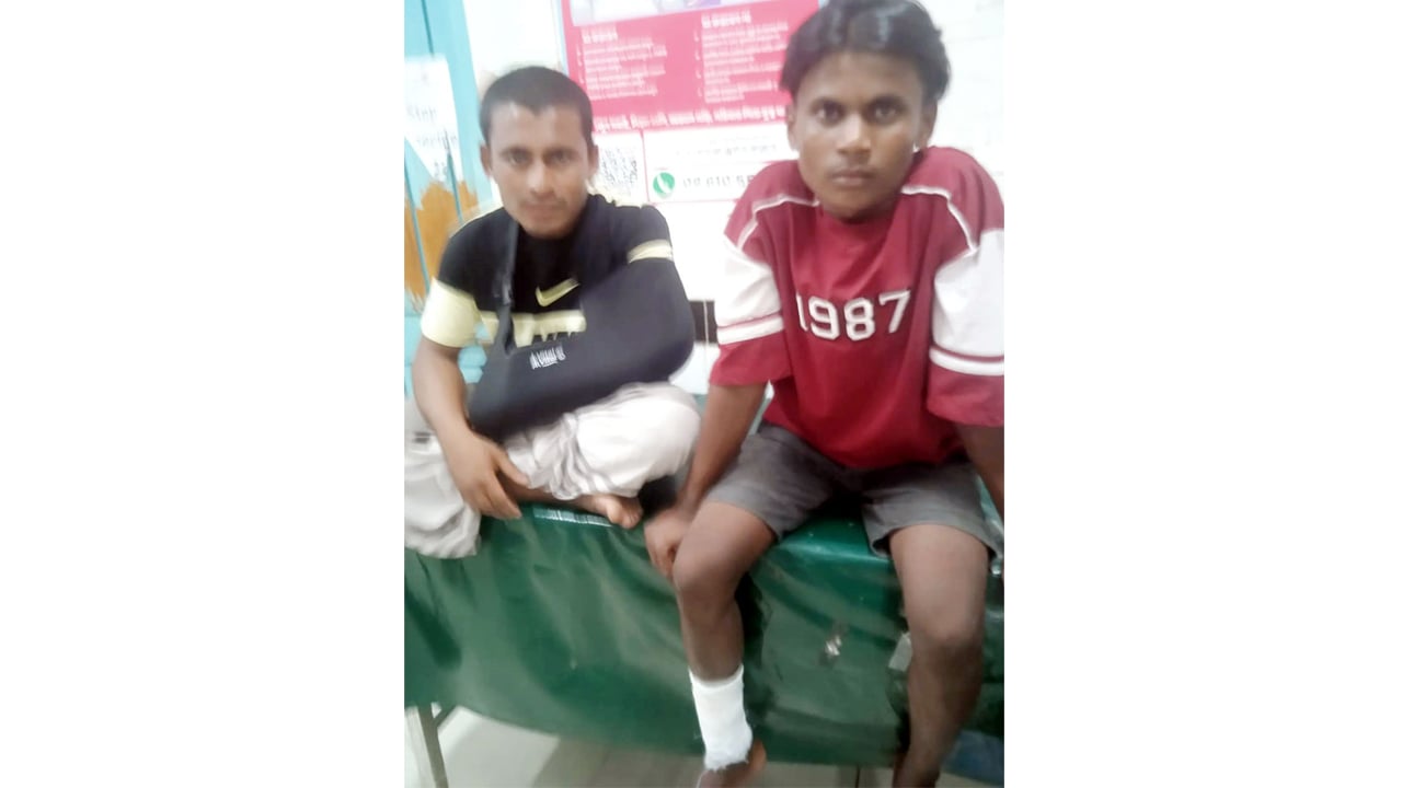 আরাকান আর্মির গুলিতে আহত ২, অপহৃত ৩