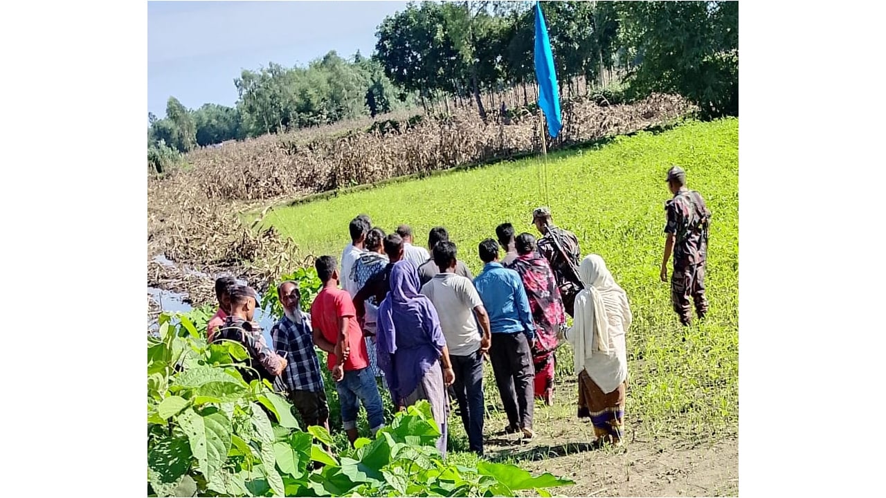 পাটগ্রাম সীমান্তে বিএসএফকে রুখে দিল এলাকাবাসী আর বিজিবি