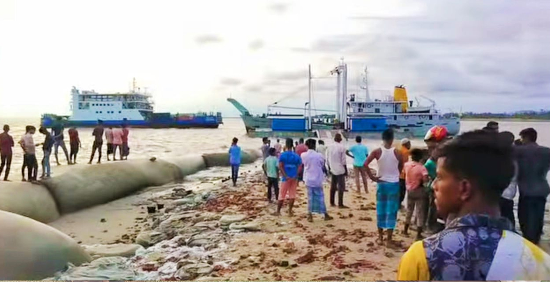 বাঁশবাড়িয়া সমুদ্র সৈকত যেন মৃত্যুর ফাঁদ