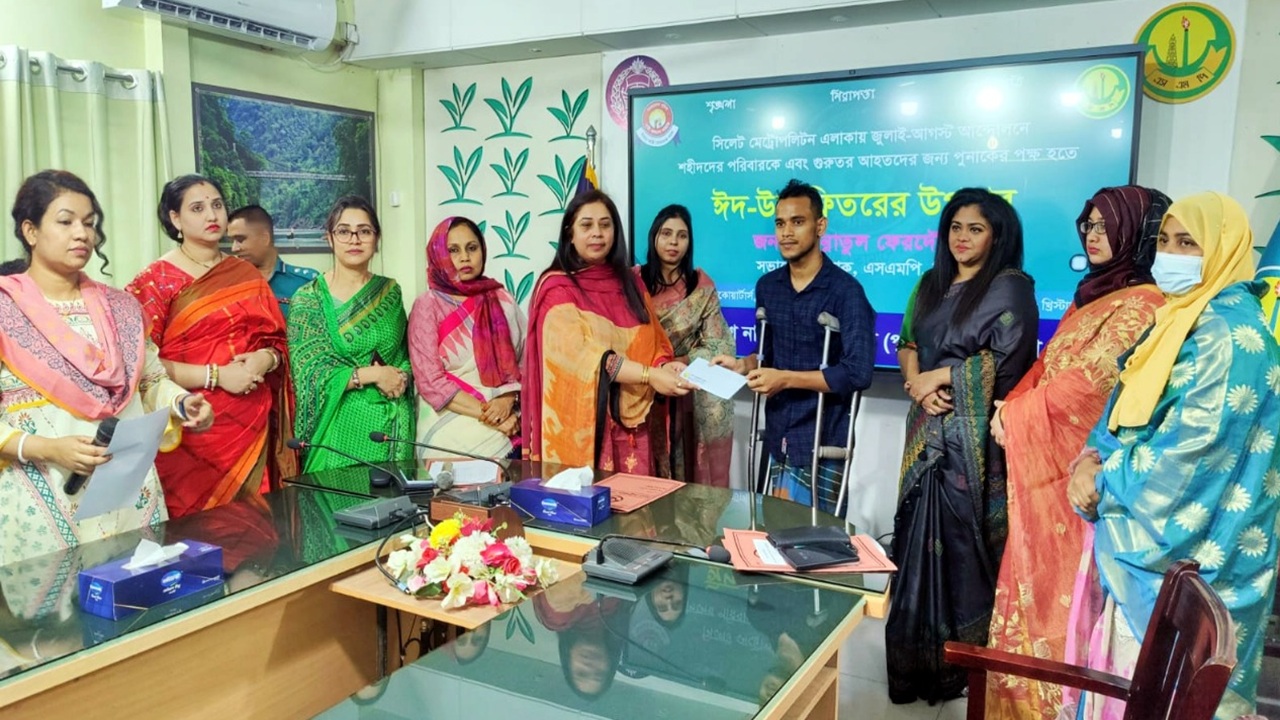 জুলাইয়ে শহীদ ও আহত পরিবারের মধ্যে পুনাকের ঈদ উপহার