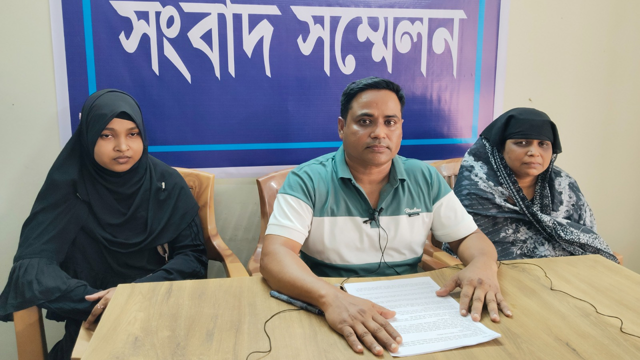 পুলিশের বিরুদ্ধে মামলা তুলে নিতে চাপ দেয়ার অভিযোগ