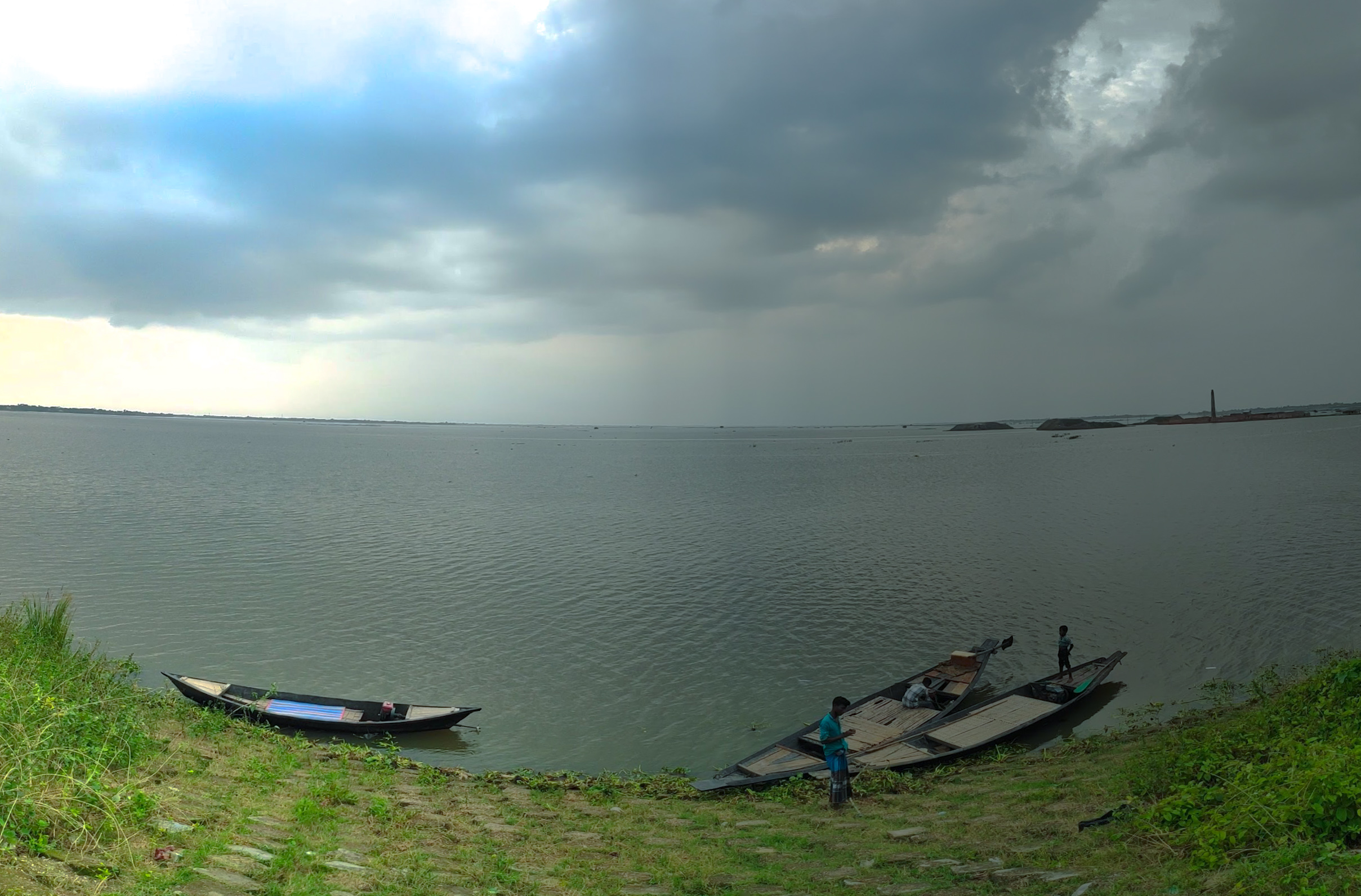 তিতাস নদীতে নিখোঁজ দুই শিশুর লাশ উদ্ধার