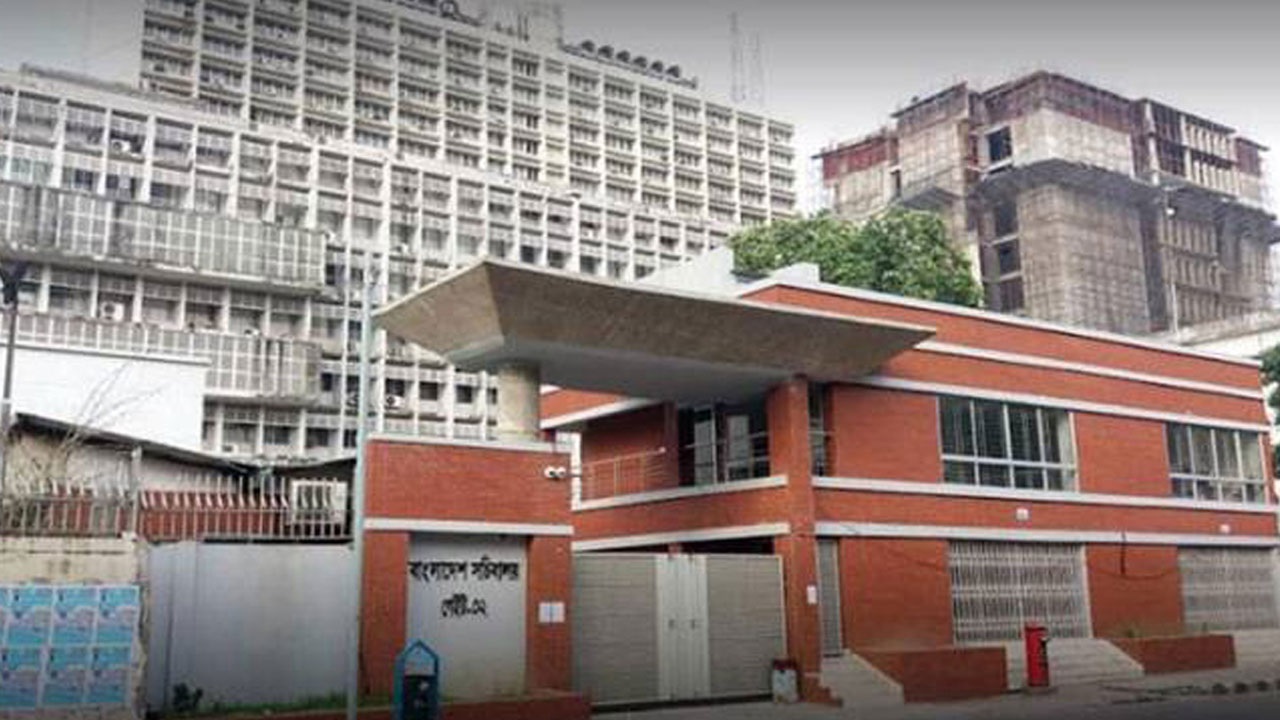 ‘নিরাপত্তার স্বার্থে’ সচিবালয়ে প্রবেশের সব অস্থায়ী পাস বাতিল