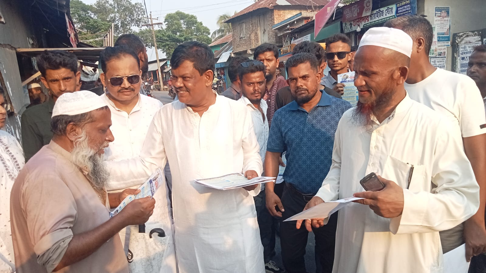 আ. লীগের সাময়িক কার্যক্রম নিষিদ্ধ পরিপূর্ণ সমাধান নয়: আবু নাসের