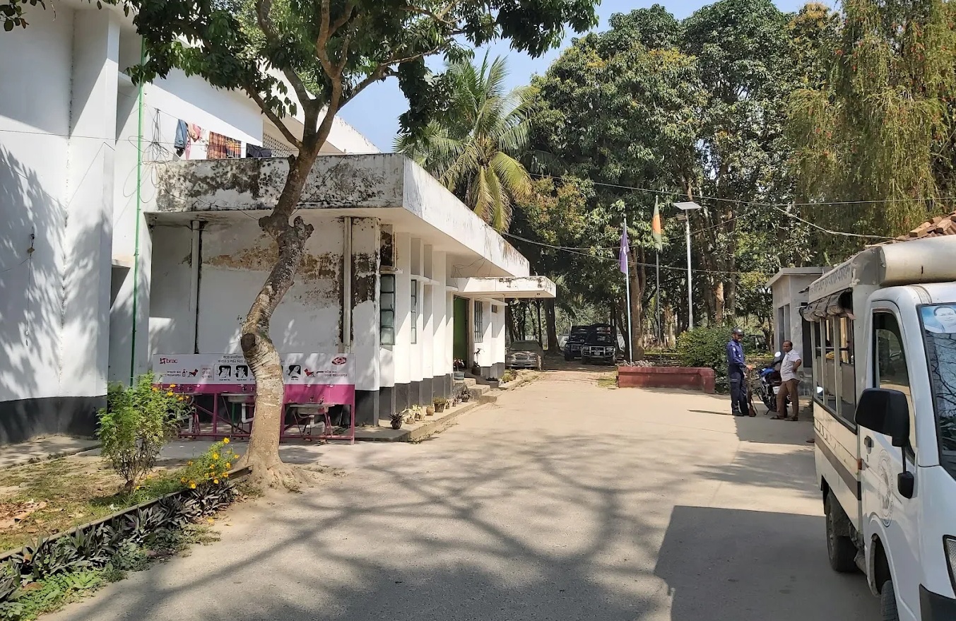 খুলনায় এক রাতে দুই খুন, গুলিবিদ্ধ ২