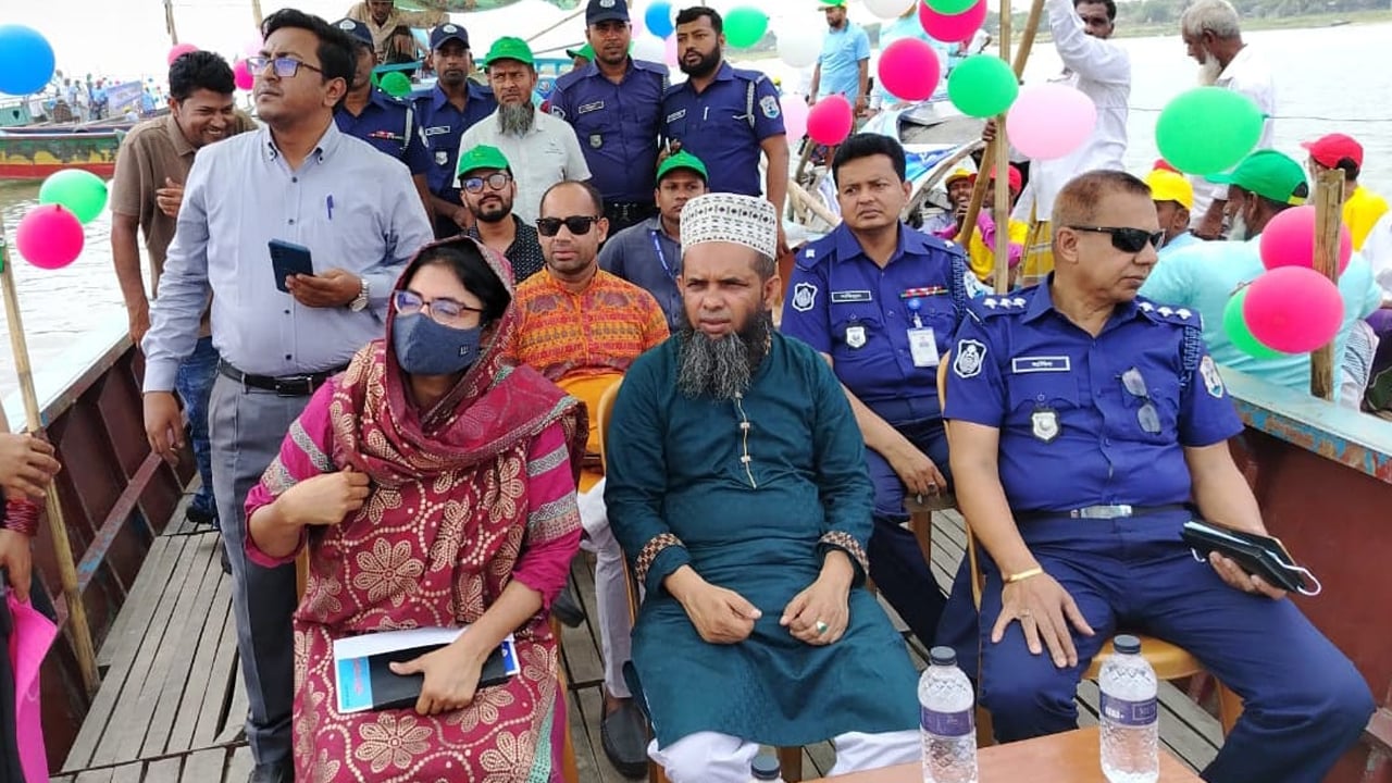 শিবচরে জাটকা সংরক্ষণ সপ্তাহ উপলক্ষ্যে নৌ-শোভাযাত্রা