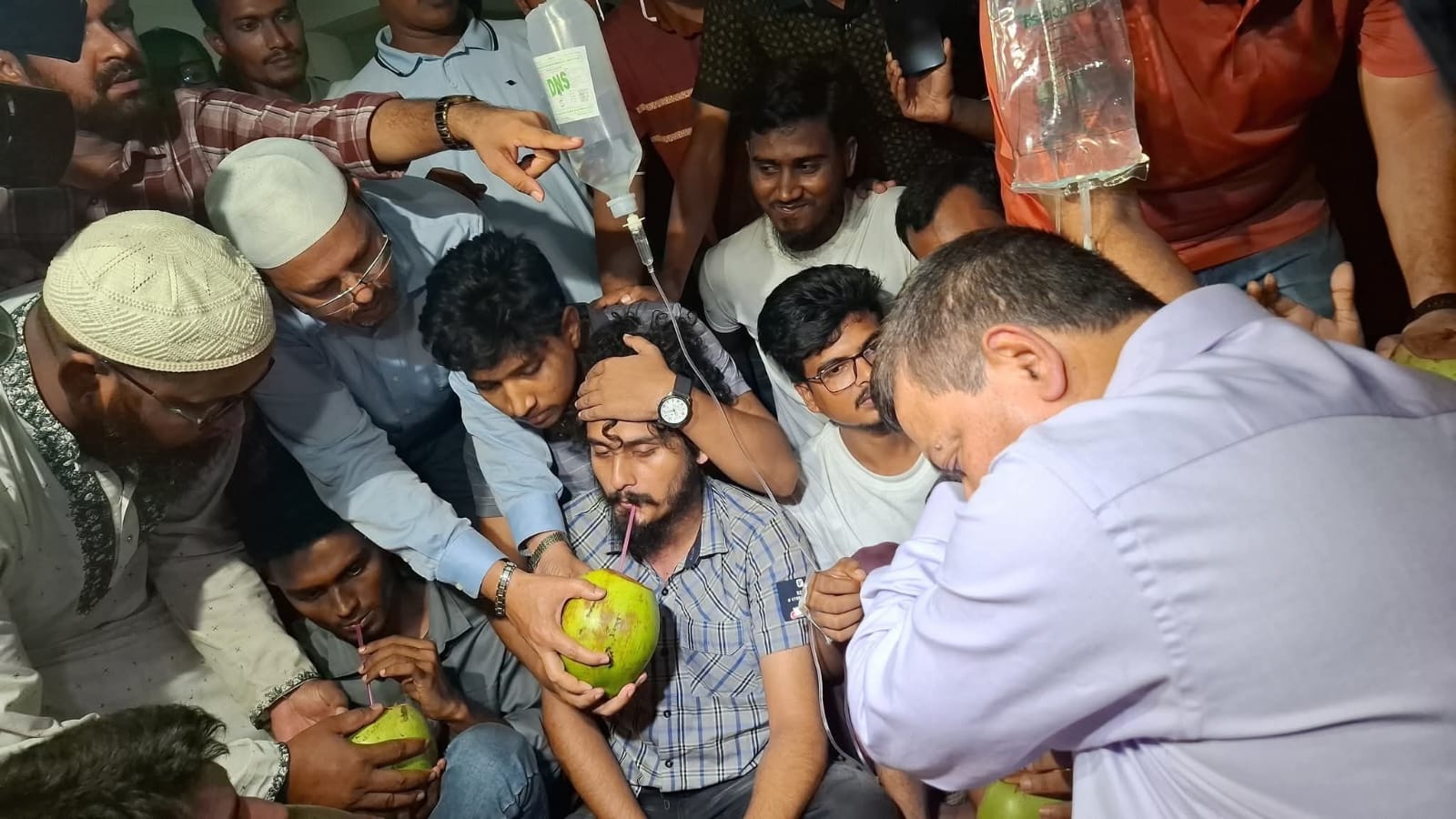 ৫৯ ঘণ্টা পর বেরোবি শিক্ষার্থীদের অনশন প্রত্যাহার