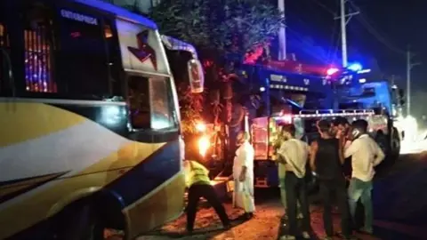 কালিহাতীতে বাস নিয়ন্ত্রণ হারিয়ে দেয়াল ধসে নিহত ২