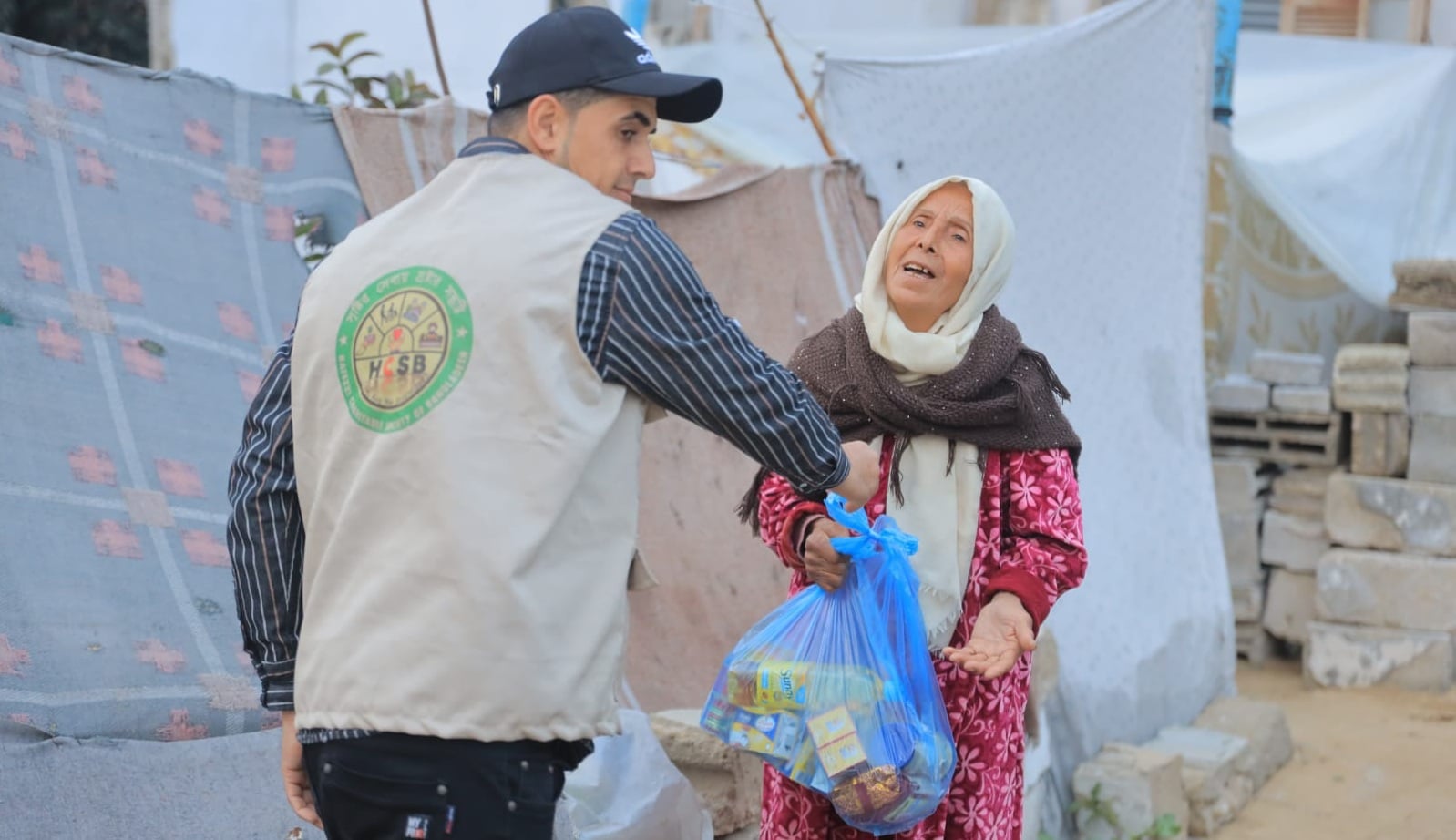 গাজাবাসীর মাঝে চ্যারিটেবল সোসাইটি অব বাংলাদেশের ইফতার বিতরণ