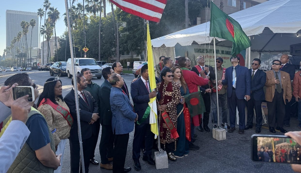 যুক্তরাষ্ট্রের লস এঞ্জেলেসে মহান বিজয় দিবস উদযাপন