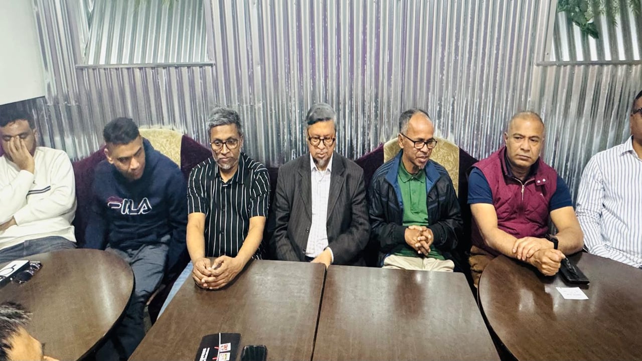 প্যারিসে সাংবাদিক অলিউল্লাহ নোমান সংবর্ধিত
