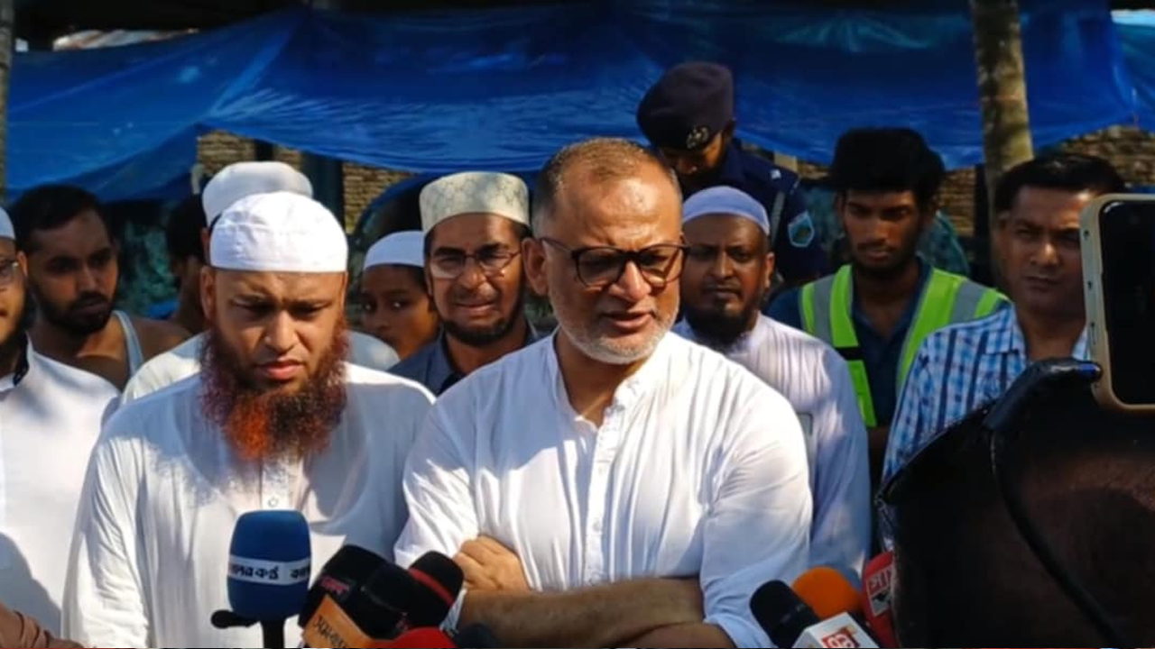 অসাধু ব্যবসায়ী ও কিছু সাংবাদিক চামড়া সিন্ডিকেটে জড়িত: বাণিজ্য উপদেষ্টা