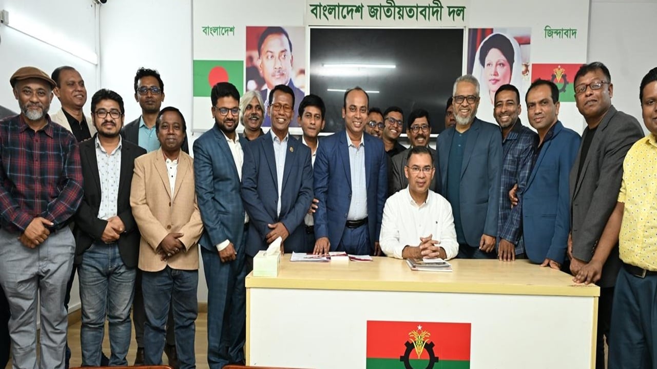 কাদা ছোড়াছুড়ি নয় সমস্যা সমাধানের প্রতিযোগিতা করতে হবে: তারেক রহমান