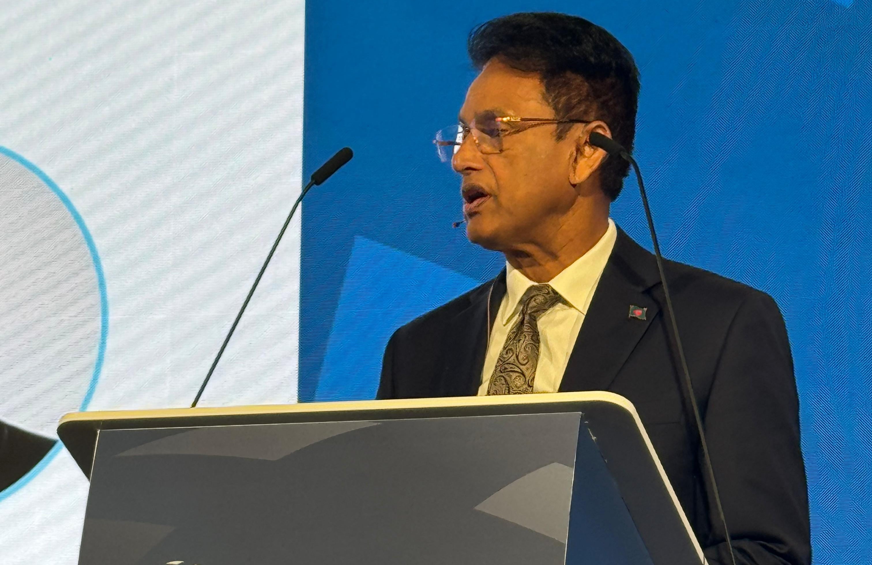 লন্ডনে গুগলের ঊর্ধ্বতন কর্মকর্তাদের সঙ্গে শিক্ষামন্ত্রীর বৈঠক