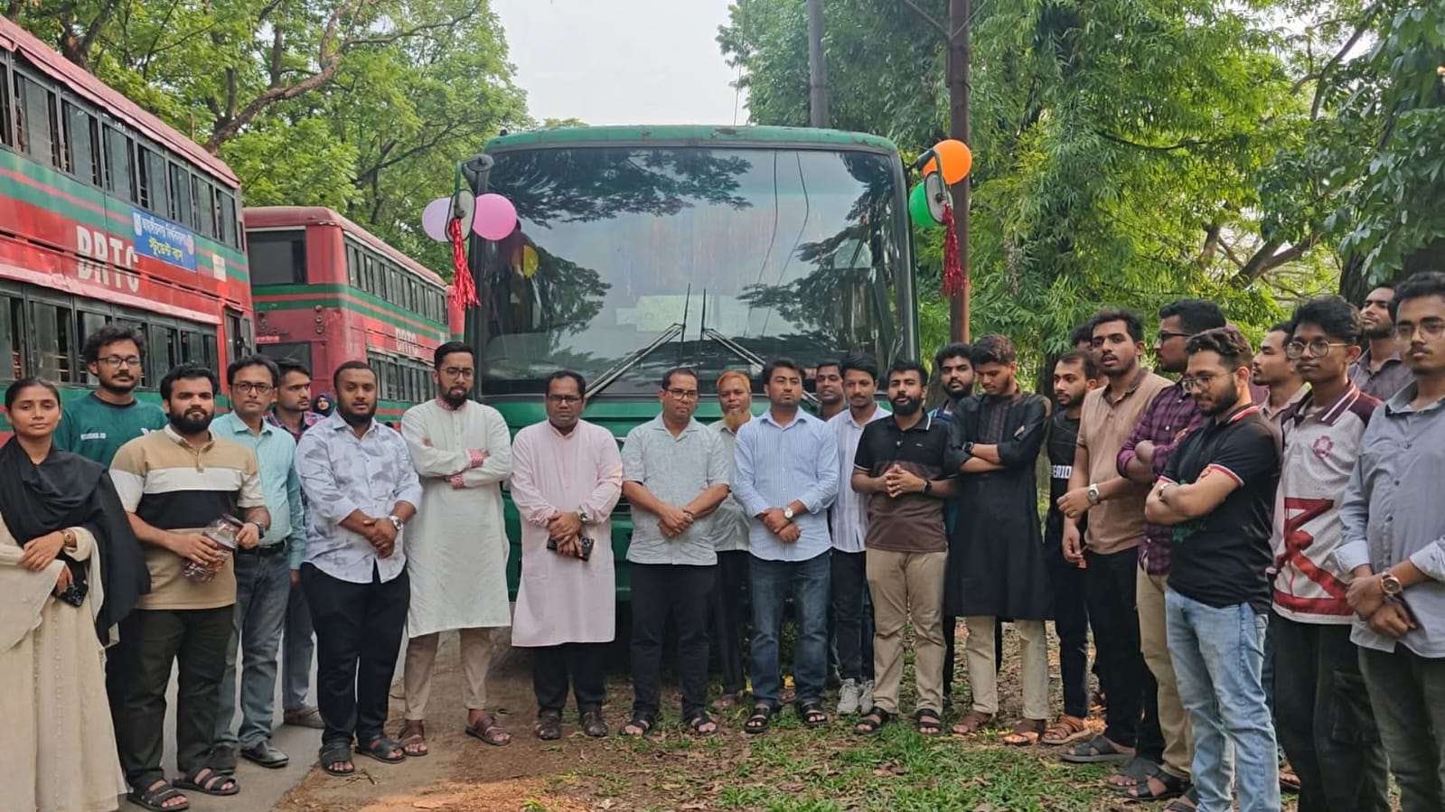 জাকসুর উদ্যোগে পুনরায় চালু ক্যাম্পাস–চন্দ্রা রুটে বাস