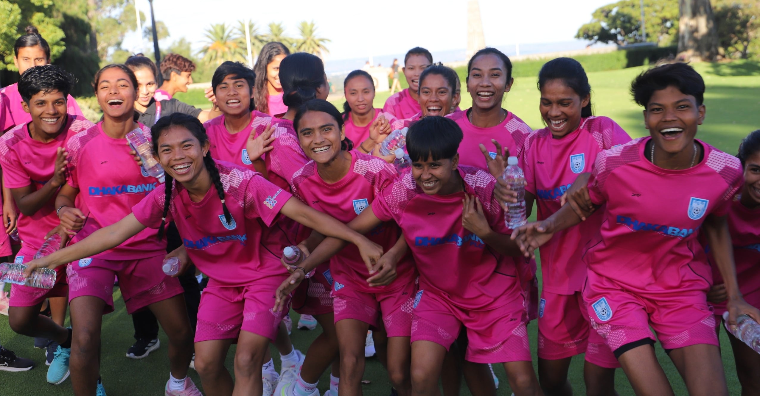 শেষটা রাঙাতে চায় নারী দল