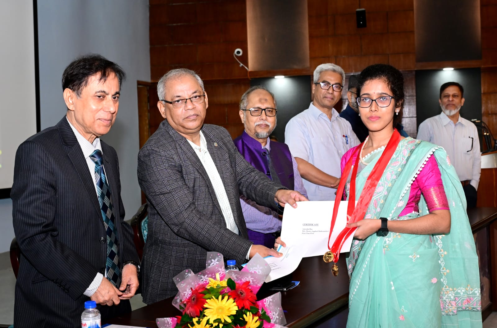 চবিতে এ এফ মুজিবুর রহমান ফাউন্ডেশন স্বর্ণপদক প্রদান
