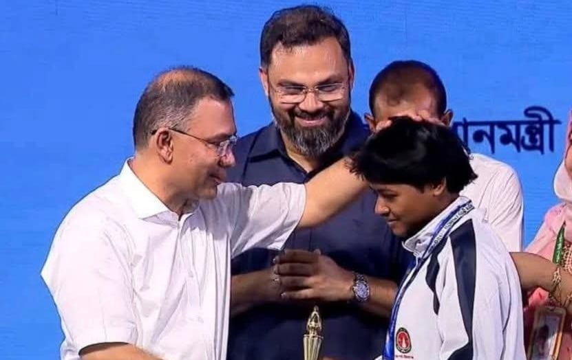 লালপুরের ফারিহা-দারিদ্র্য, কাদামাটি আর শত কটূক্তিকে হার মানিয়ে দেশসেরা