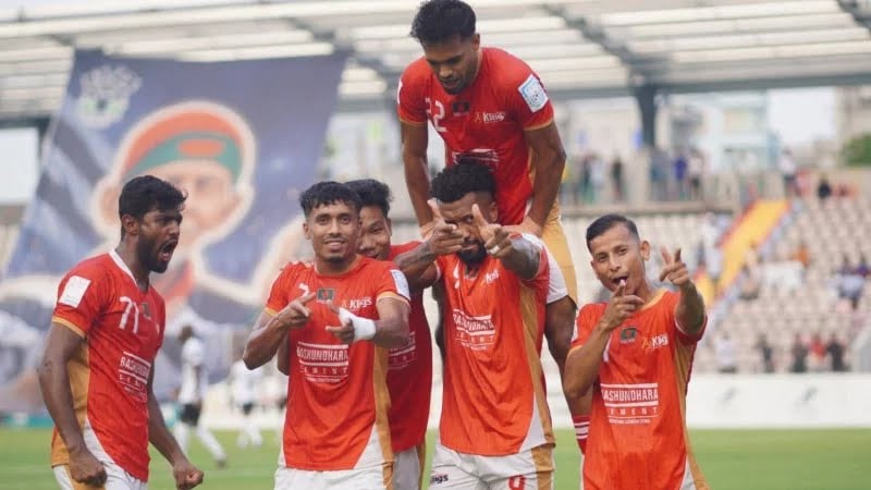অভিযোগ বাড়ল কিংসের, 
অপেক্ষায় আবাহনী