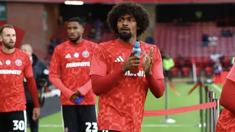 জাকার্তায় দলের সঙ্গে
যোগ দেবেন হামজা