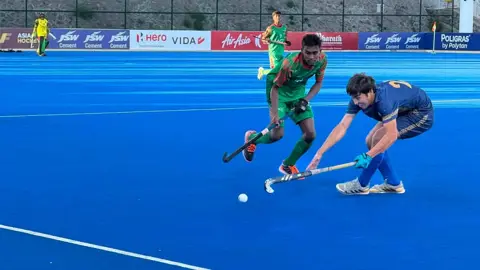বিশ্বকাপের আশা জিইয়ে রাখল বাংলাদেশ