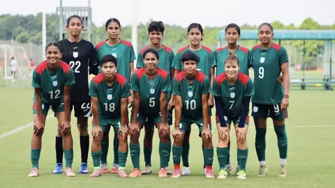 বাস্তবতার মঞ্চে মেয়েদের শেখার লড়াই
