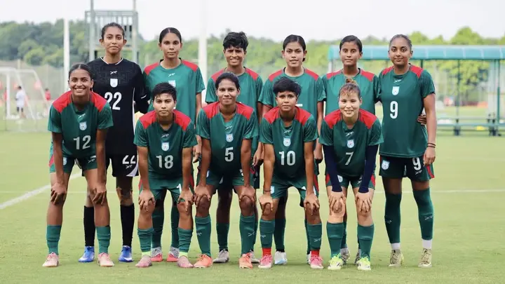 বাস্তবতার মঞ্চে মেয়েদের শেখার লড়াই