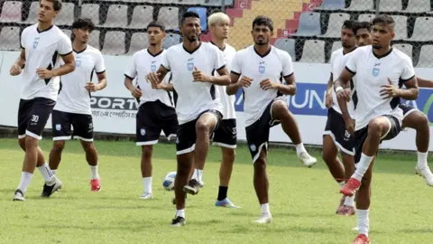 জয়ের টার্গেট ফুটবল কোচ ডুলির