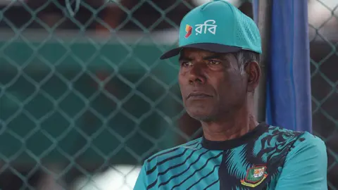 কোচ-ক্যাপ্টেন ‘সাইজ’, দলও ‘কাইত’Ñইমরানের ব্যাখ্যা