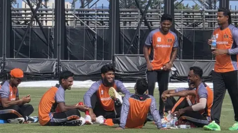 আজ সেমিফাইনাল, জিতলেই পদক