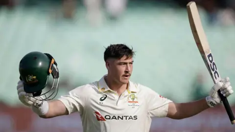 রেনশের দুর্দান্ত সেঞ্চুরিতে অস্ট্রেলিয়ার দারুণ প্রত্যাবর্তন
