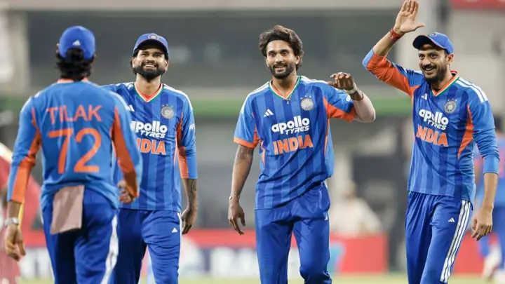 রোমাঞ্চকর জয়ে সিরিজে এগিয়ে ভারত