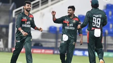 ফাইনালে উঠতে সামনে রানরেটের কঠিন সমীকরণ