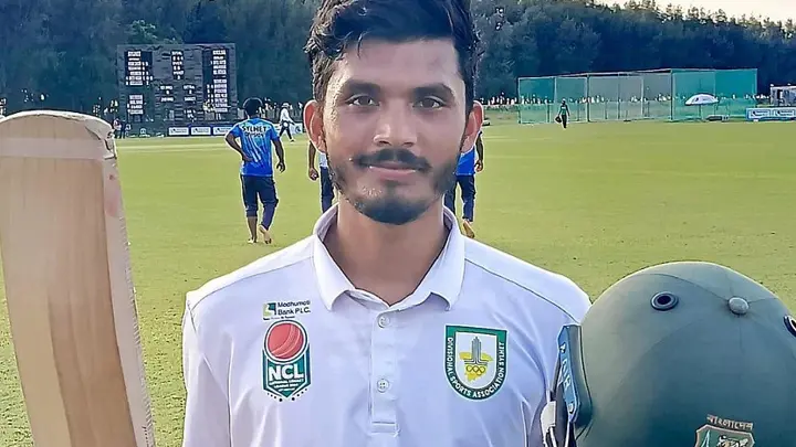 ছিটকে গেলেন মুমিনুল, ডাক পেলেন অমিত 