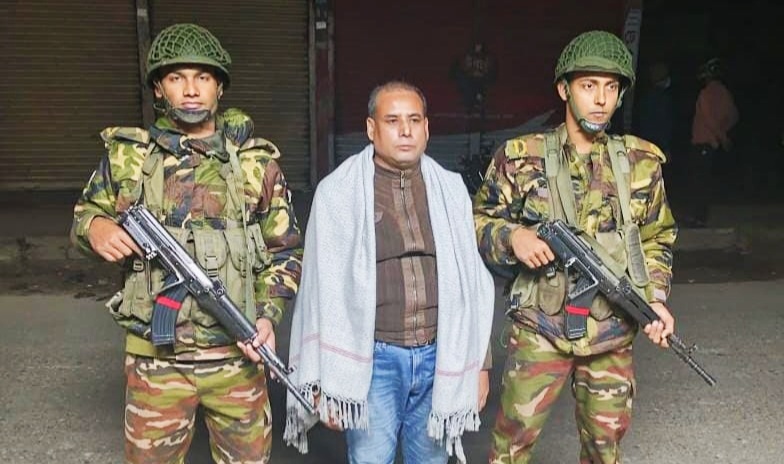 আন্দোলনে প্রকাশ্যে গুলি চালানো আ. লীগ নেতা আটক