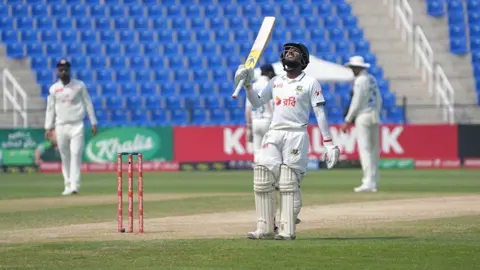 জয়ের সুবাস পাচ্ছে বাংলাদেশ