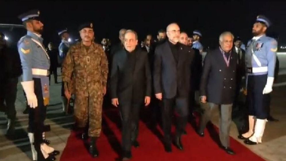 আত্মবিশ্বাসের সঙ্গে ইসলামাবাদ আলোচনায় প্রবেশ করেছে ইরান, শর্তের ব্যাপারে অনড়