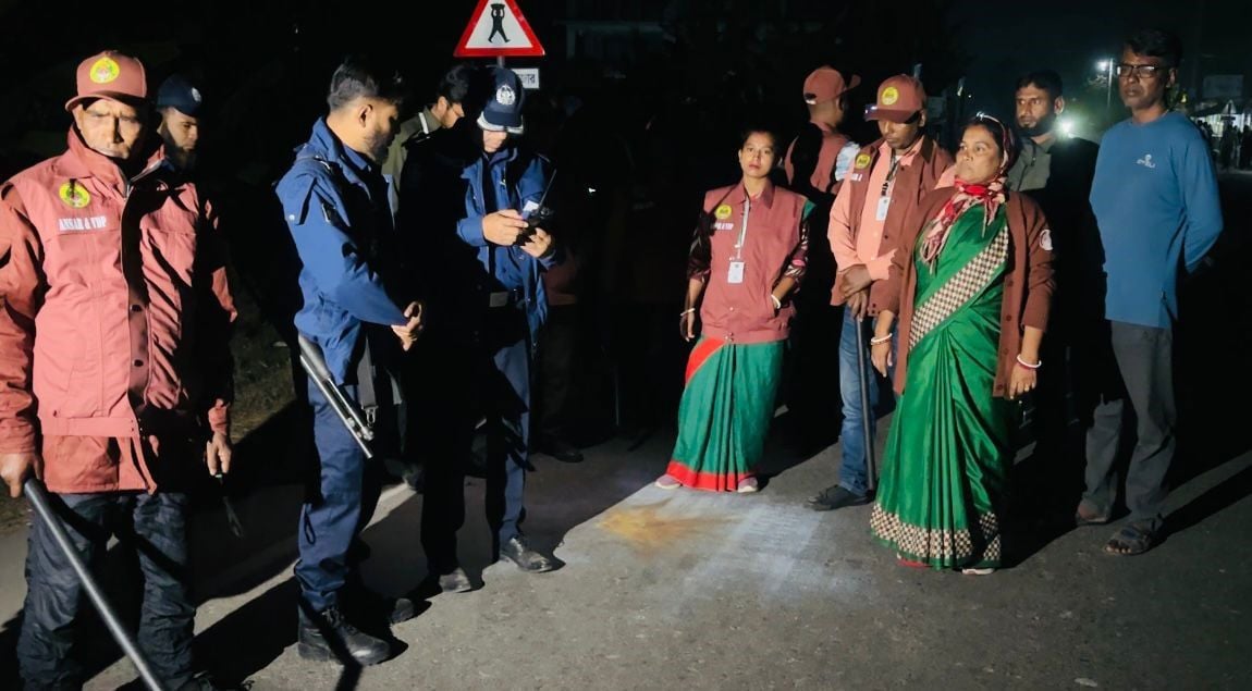 গোপালগঞ্জে ৬ ভোট কেন্দ্রে ককটেল বিস্ফোরণ, জনমনে আতঙ্ক