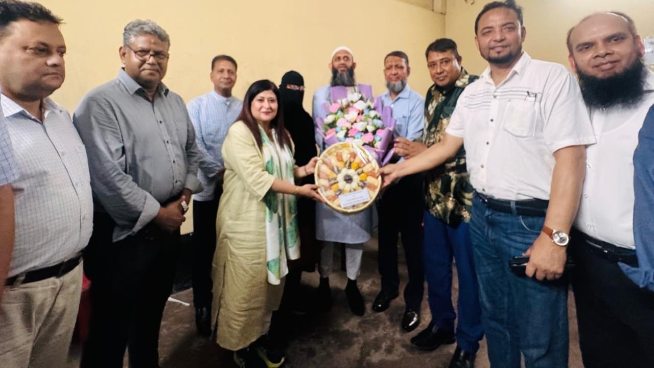 নবনিযুক্ত ধর্ম প্রতিমন্ত্রীর সঙ্গে এনডিসি ক্যাপস্টোন ফেলোদের সৌজন্য সাক্ষাৎ