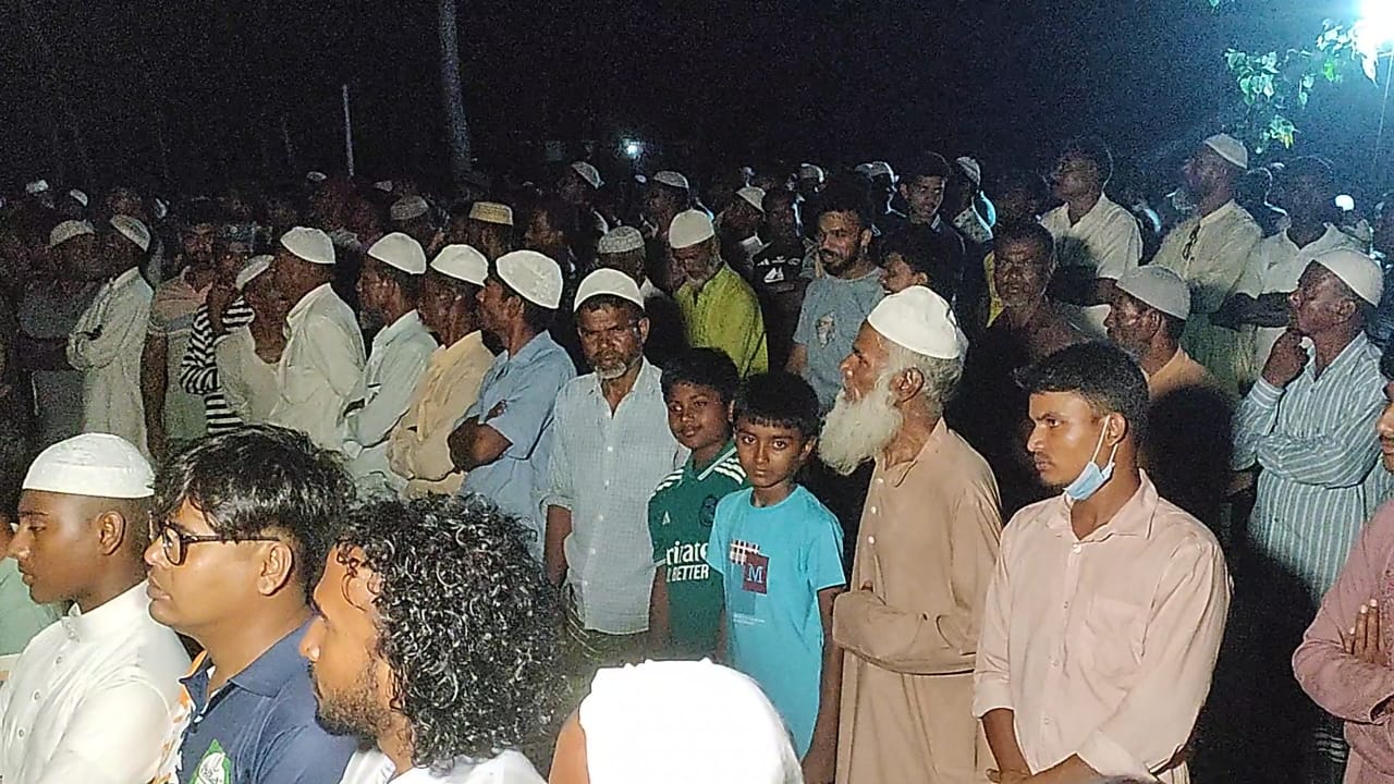 মায়ের কবরের পাশে চিরনিদ্রায় ঢাবি ছাত্রদল নেতা সাম্য