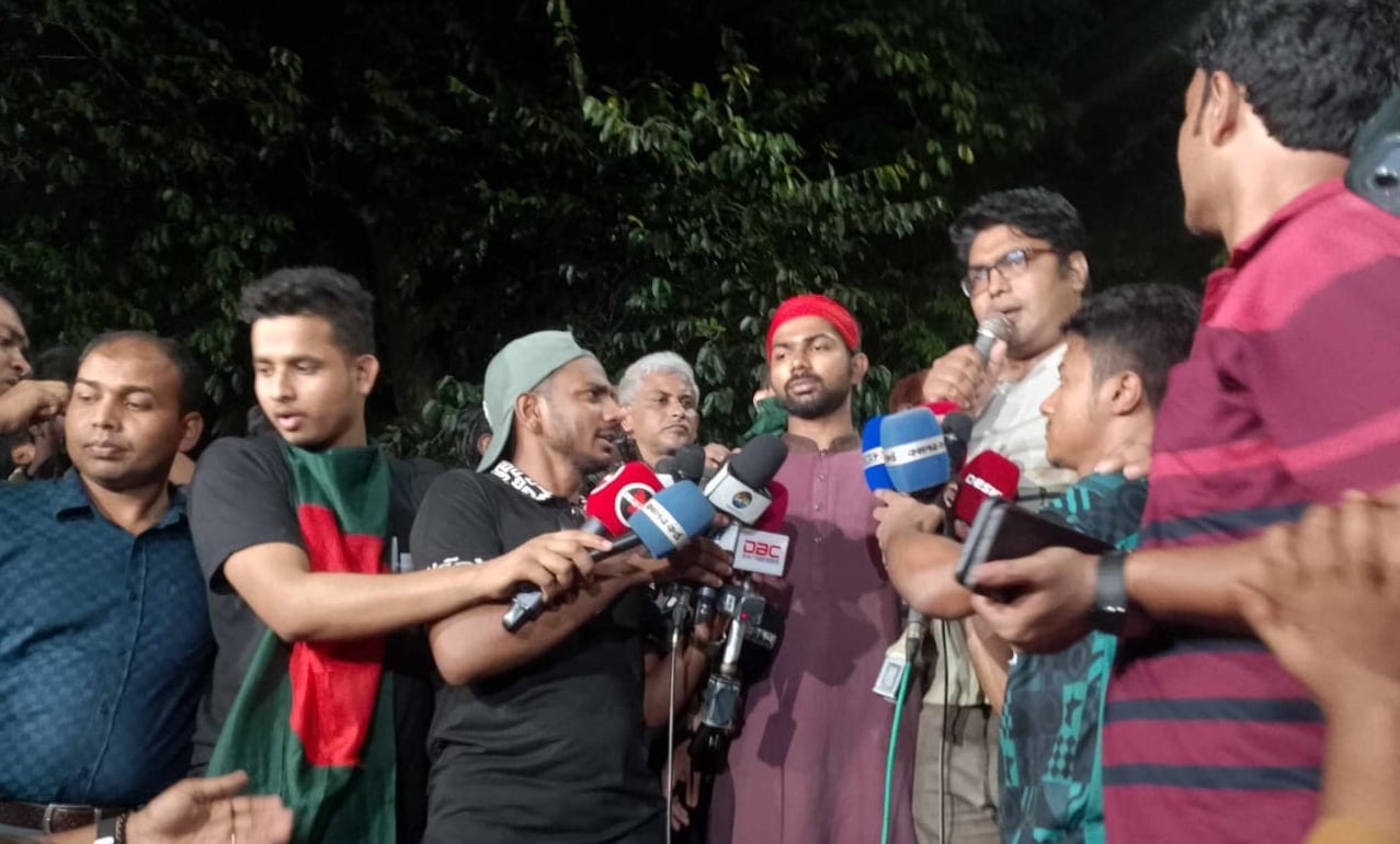 আন্দোলন চালিয়ে যাওয়ার ঘোষণা জবি শিক্ষার্থীদের