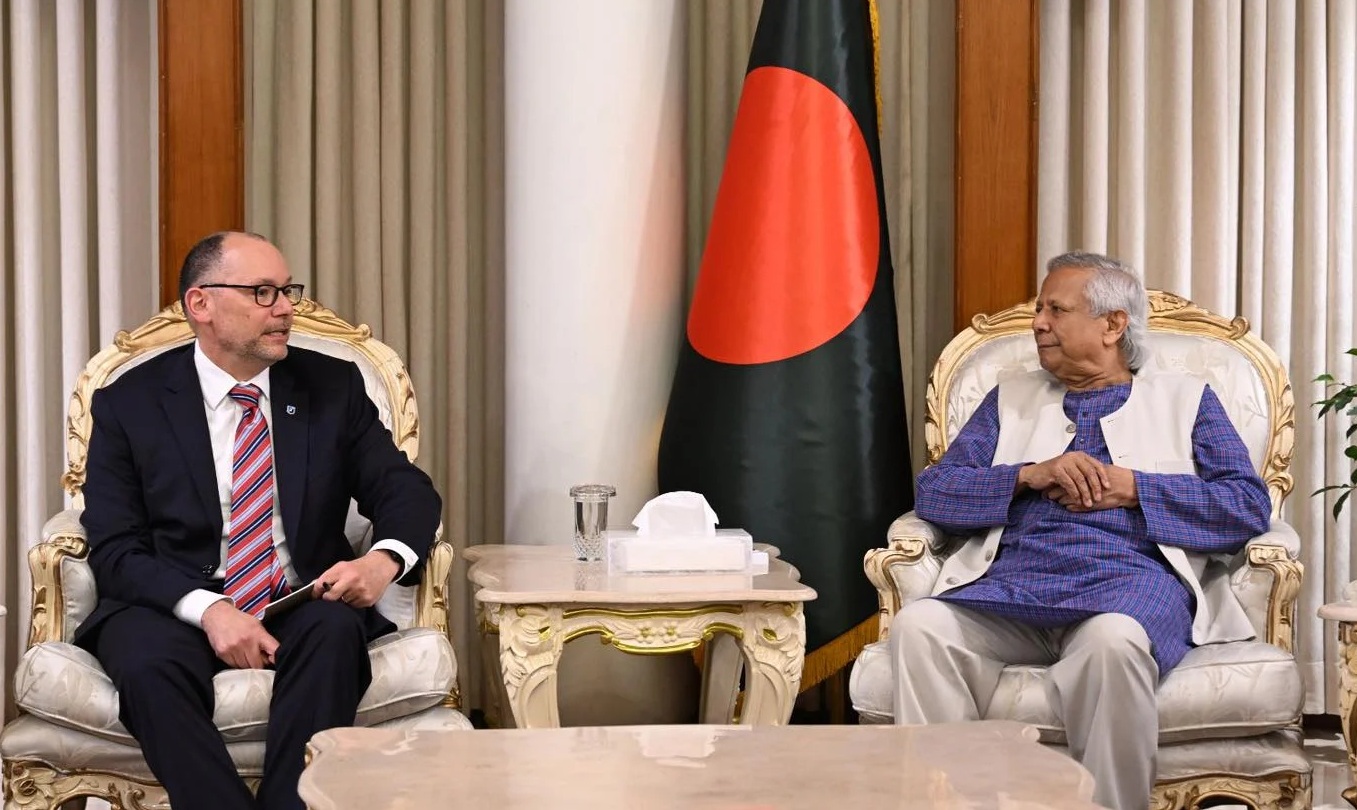 ড. ইউনূসের সঙ্গে পিটার হাসের সাক্ষাৎ