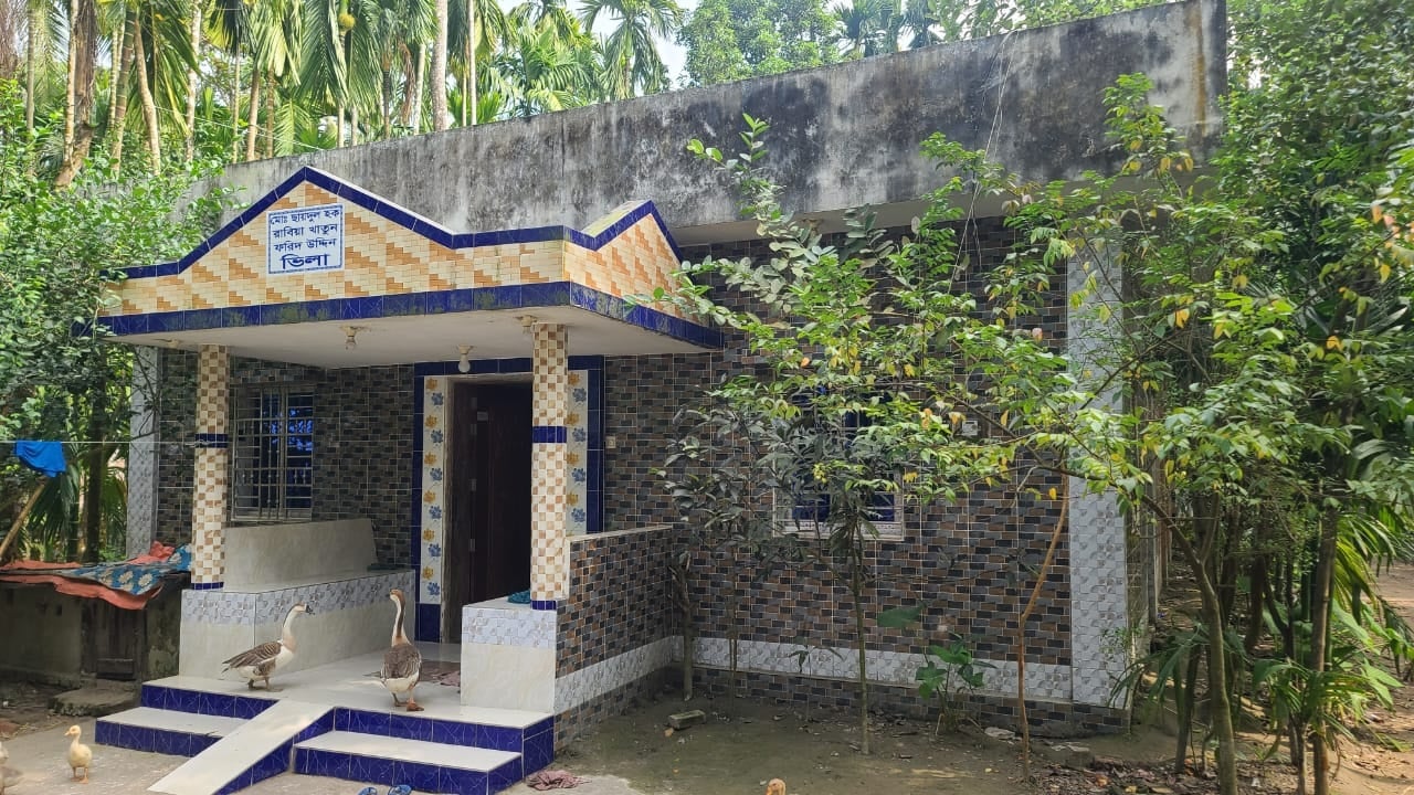 সরকারি জমি জবরদখল করে শ্রমিক লীগ নেতার বাড়ি