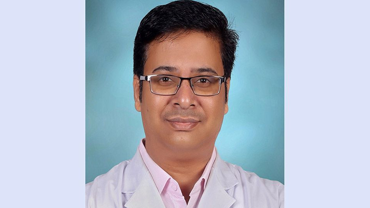 যৌথবাহিনীর কাজে বাধা ও অ্যাসিড নিক্ষেপ: কথক রিমান্ডে