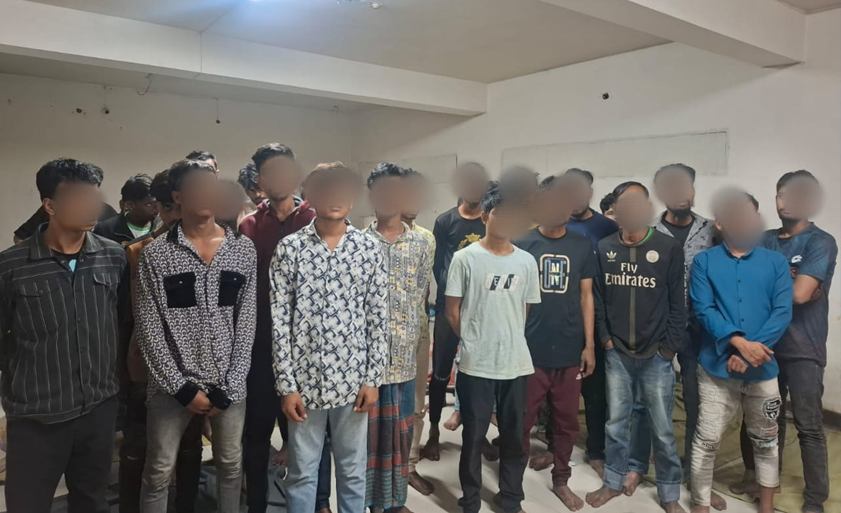 মোহাম্মদপুর থানায় বিশেষ অভিযানে ৪৮ জনকে গ্রেপ্তার
