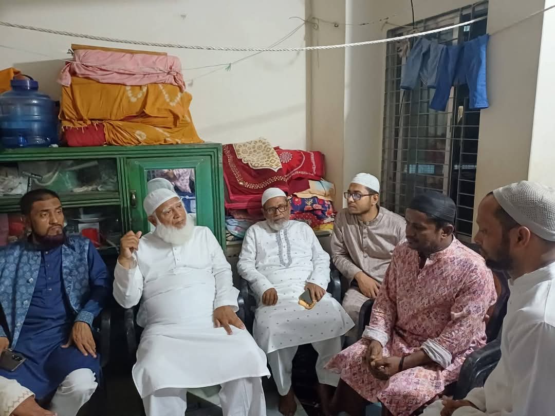 জুলাইয়ে শহীদ পরিবারের সঙ্গে জামায়াত আমিরের শুভেচ্ছা বিনিময়