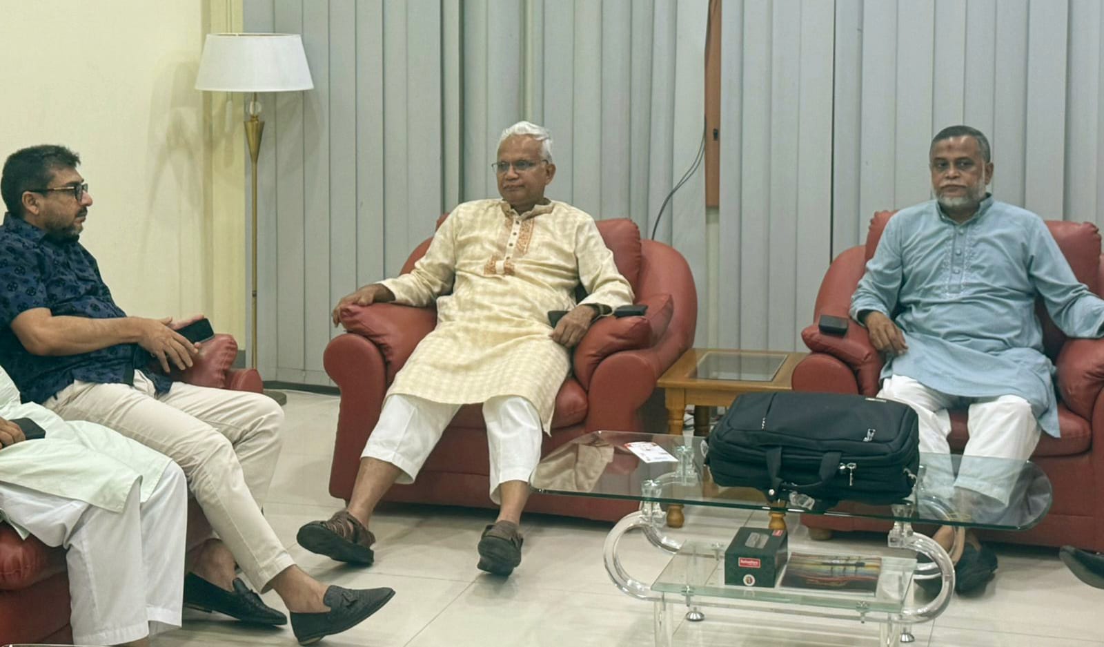 বিএনপিকে শক্তিশালী ও ঐক্যবদ্ধ থাকার নির্দেশনা