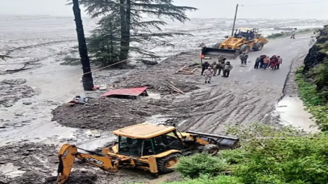 ভারতের জম্মুতে মেঘভাঙা বৃষ্টিতে ১২ জনের মৃত্যু